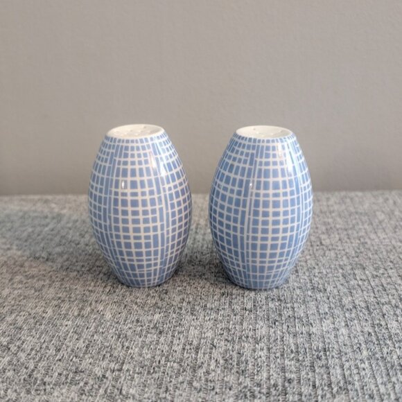 Vintage Arzberg "Bastdekor Blau" (Blue) Salt and Pepper Shakers, EUC - Picture 2 of 4